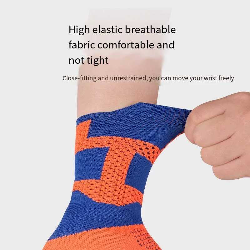 Childrens football goalkeeper finger guard thick latex football goalkeeper gloves training competitionXJ250412