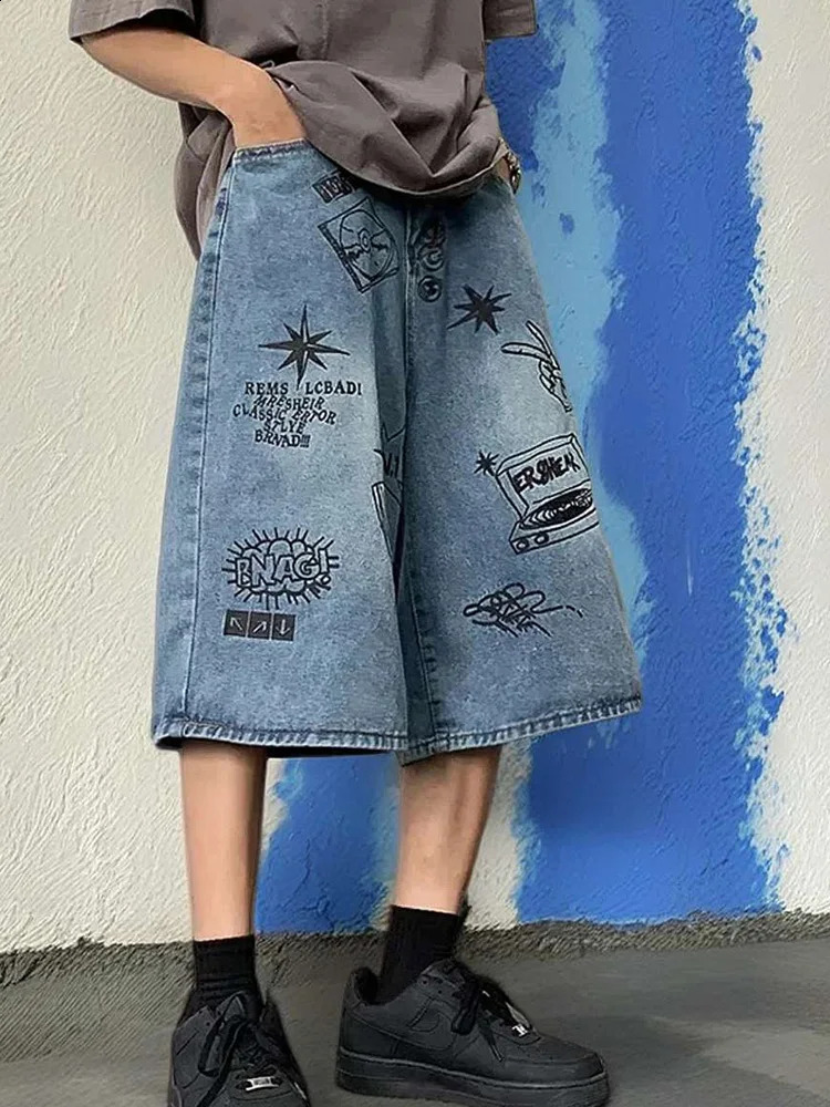 Summer Men Bodybuilding Embroidered Shorts Jeans Male Wide Leg Knee Length Retro Denim Pants Loose Graffiti Drawstring Pants 250411