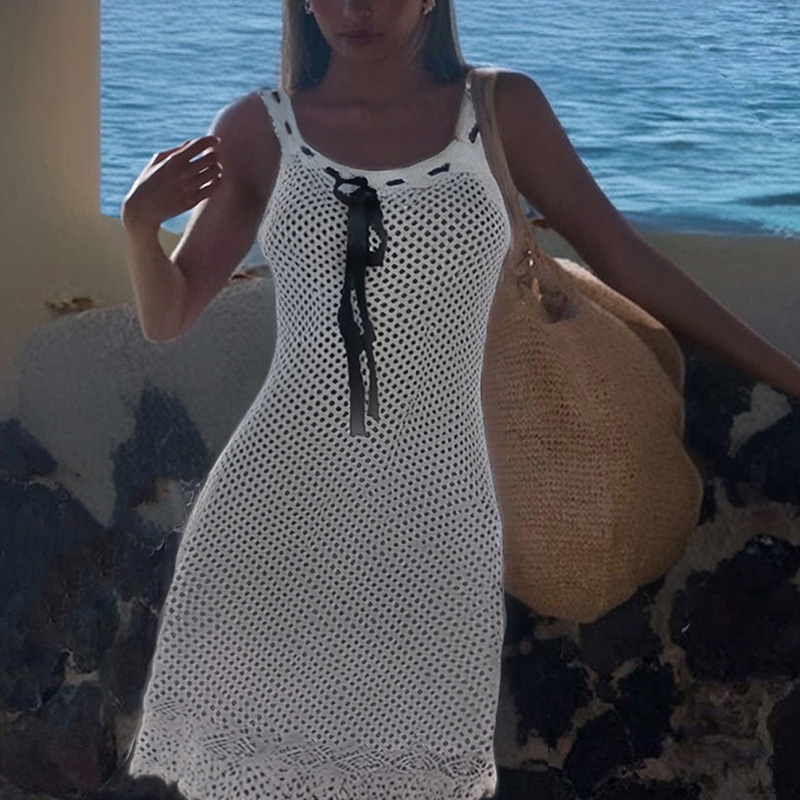 Valentine's Day Nordic Breeze Spring and summer leisure romantic holiday style hollow translucent design dress slim long sleeve women's smoc