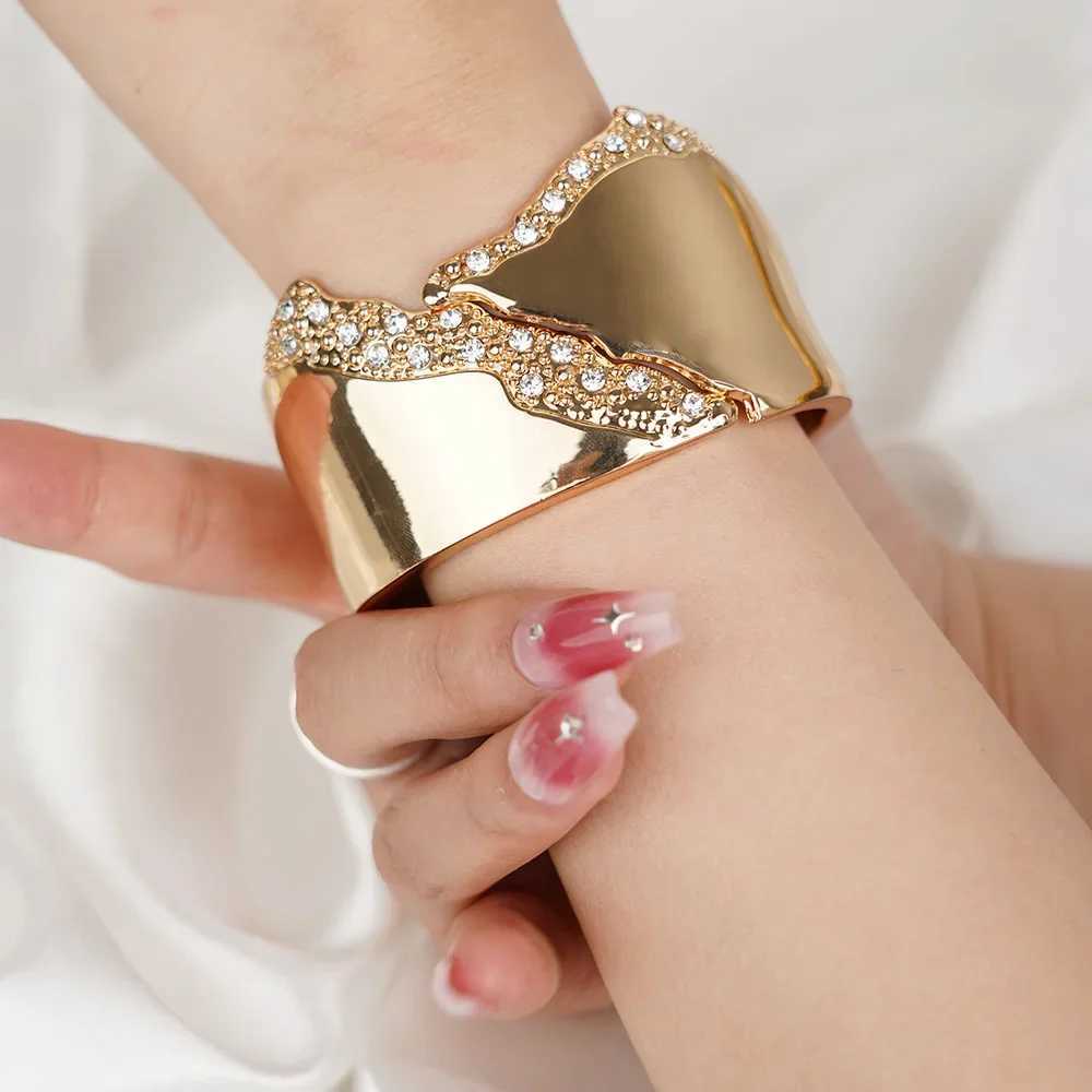 Stainless Steel Bracelet Women 18k Gold Plated Waterproof No Fading Luxury Jewelry Bracelets For WomenC250411