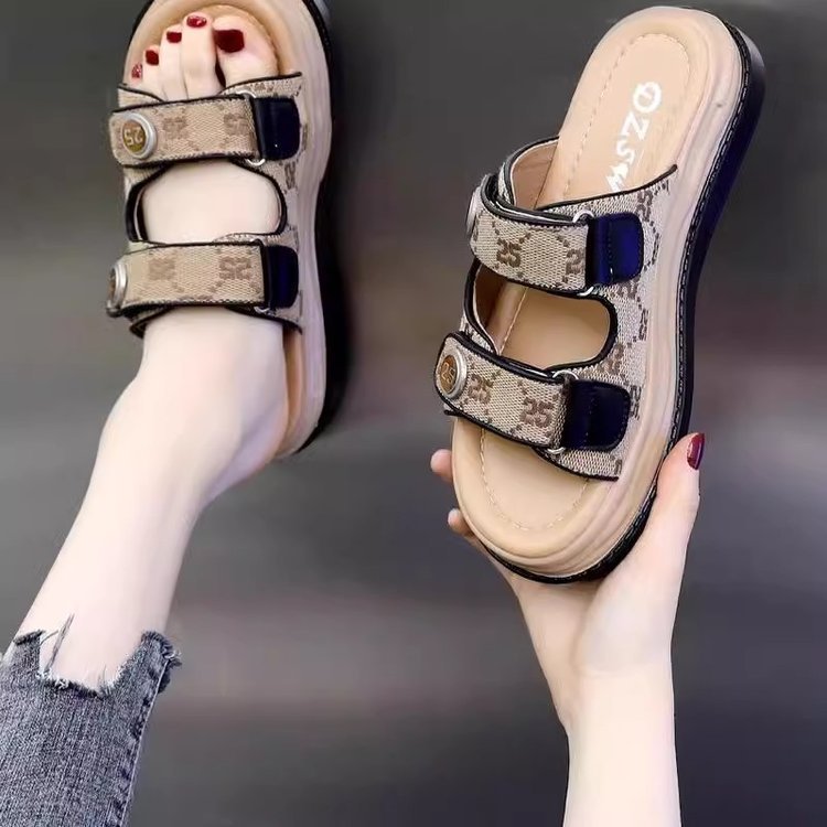 designer shoes new Women's sandals for summer outdoor wear Thick sole non-slip Casual fashionable Flat bottom. Versatile and suitable for all occ