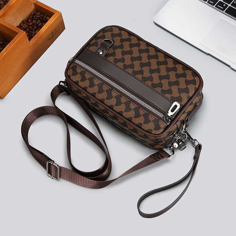 Fashion Business Shoulder Bag PU Leather Men Clutch Bag Wide Strap Crossbody Bag Designer Casual Male Messenger Pack Phone PurseT2511112