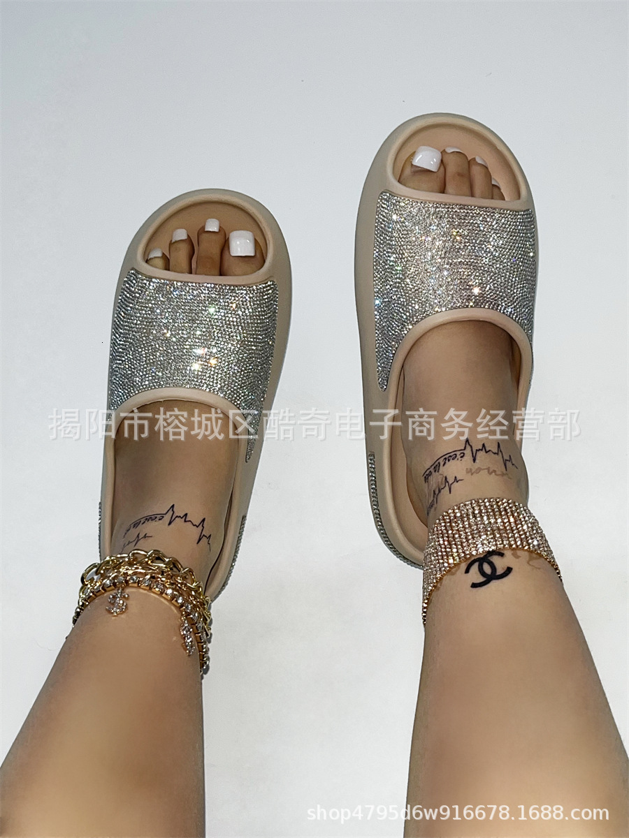 2025 Internet famous women's shoes with diamond surface, fine glitter, thick soled slippers, sandals, and slippers slides per