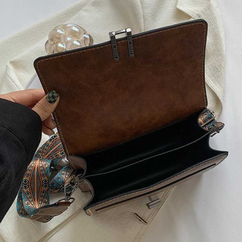 Classic fashion versatile elegant retro style crossbody bag portable adjustable shoulder strap backpack casual simple wide shoT2511112