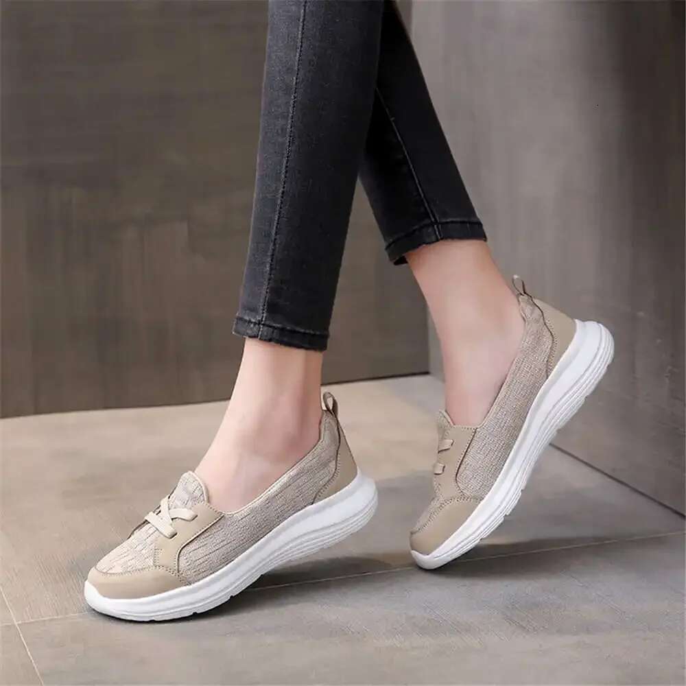 2025 New Pink Women's Shoes Trendy Tennis Sports Gym Designer Fashion Sports Shoes Sports
