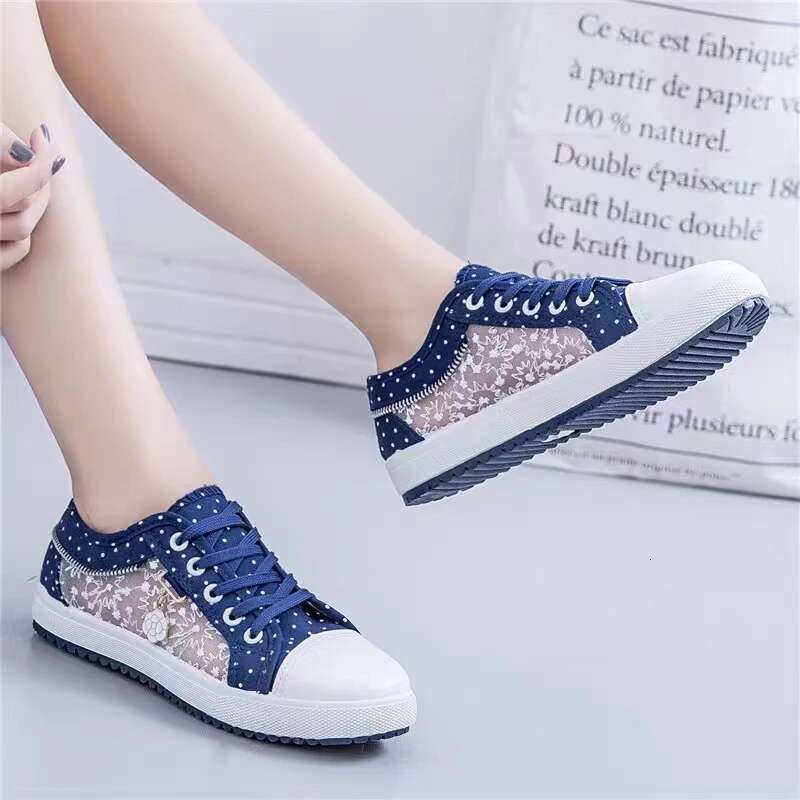 2025 Summer New Women's Casual Hollow Lace Canvas Hollow Breathable Designer Fashion Flat Shoes Sports Shoes