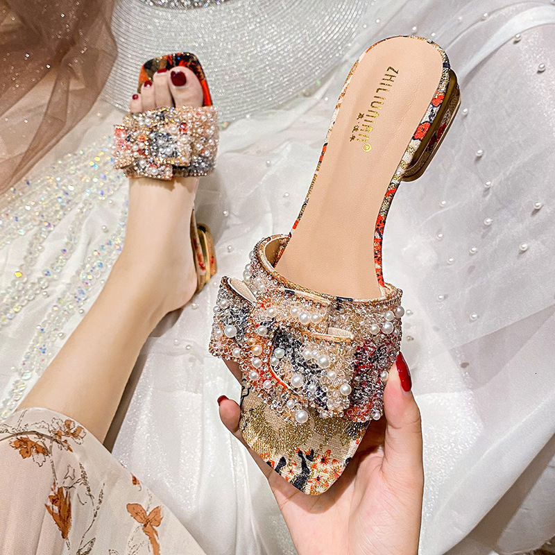 Pearl slippers for summer outings, thick heels, versatile patterns, fashionable rhinestone sandals, large women's shoes, size 41