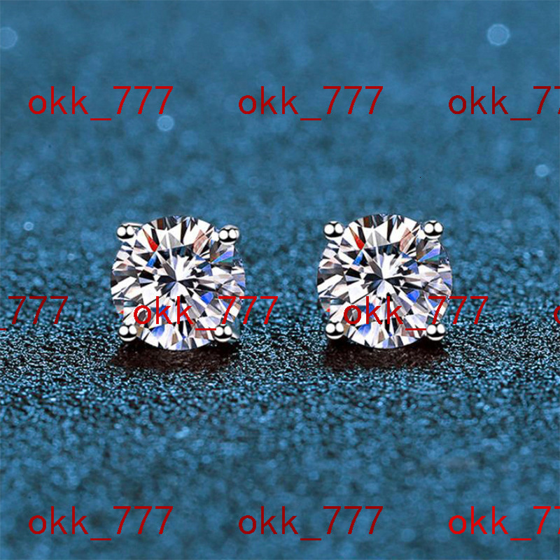 High-end Jewelry S925 Sterling Silver Classic Four-claw Moissanite Earrings Simple Ladies Light Luxury Jewelry Earrings