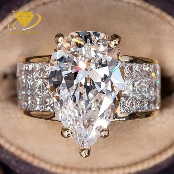 Custom Gorgeous Pear Cut 9.0ct Moissanite Diamond/Lab Grown Diamond Silver 10k 14k 18k Gold Ring Wedding Engagement Ring for Men