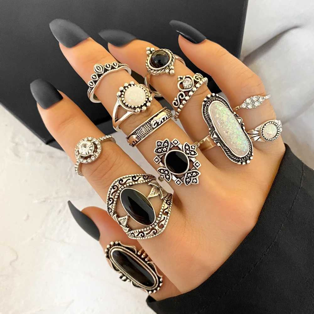 IPARAM set Bohemian metal ring womens retro silver feather crown ring fashion jewelry wholesaleXJ250412
