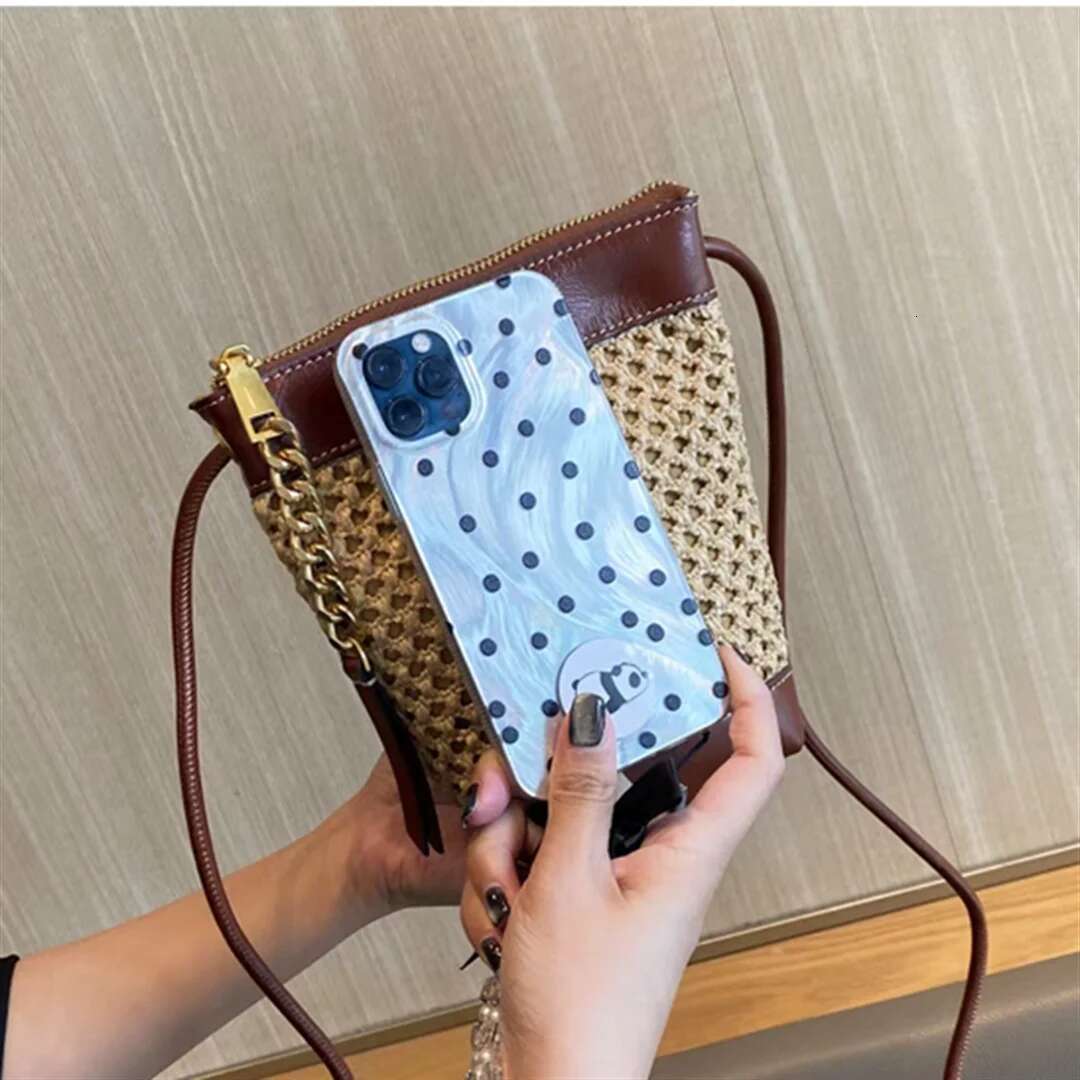 2024 New Style Cowhide Leather Crossbody Designer Casual Mobile Phone High Quality High-End Straw Basket Women Bag