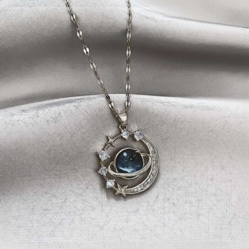 Starry planet, gorgeous temperament, full dia versatile female collarbone necklace, light , and niche design sense