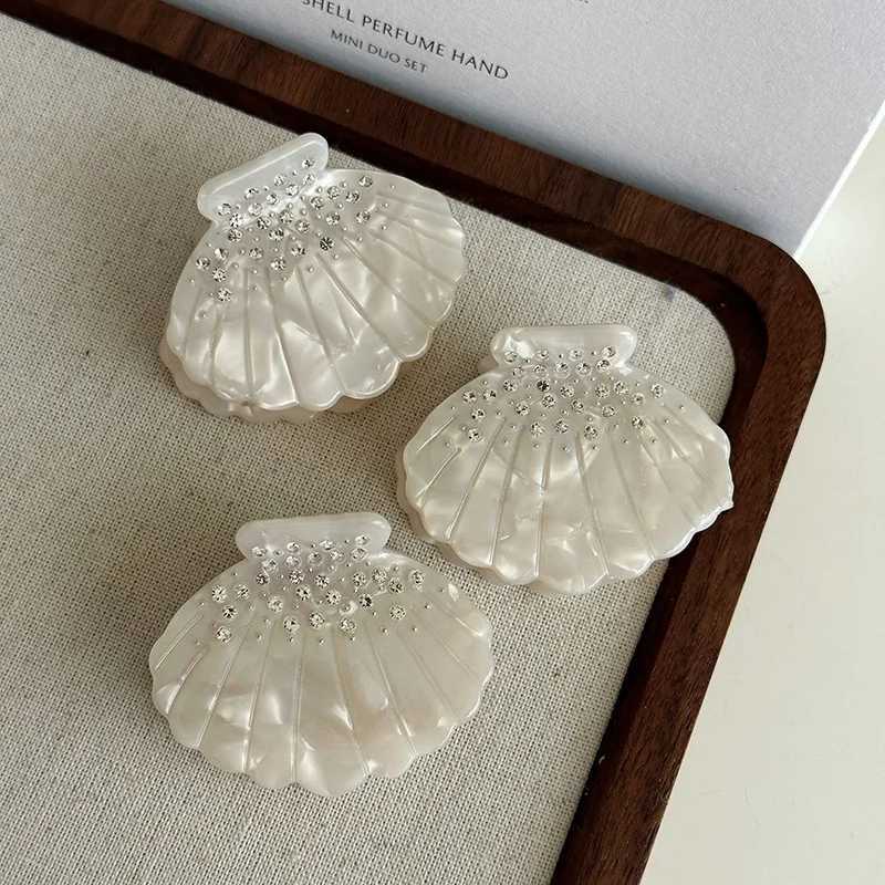 Rhinestone white shell series acetic acid grab clamp niche design grab star shaped grab rear clamp hair accessories Y2504012