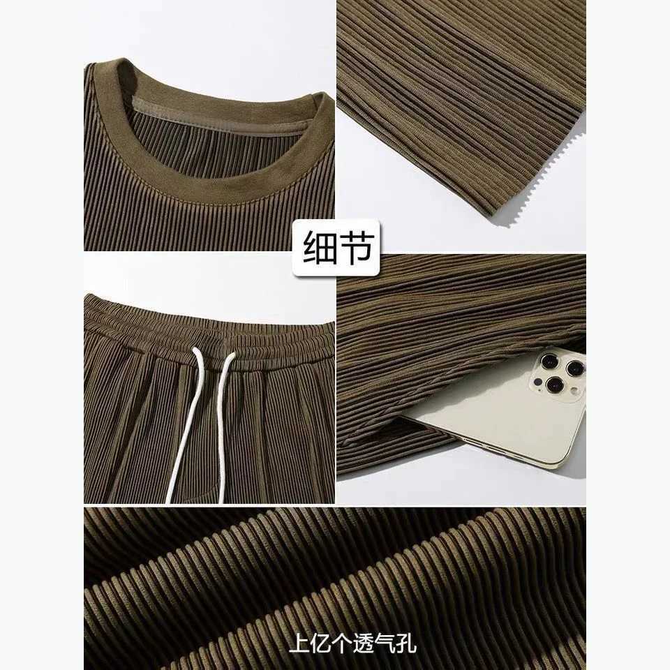 Mens 2023 Summer Fashion Loose Large Size Ice Silk Set Classic Chiffon Casual Solid Color High Quality Two piece Set M-5XLXJ250412