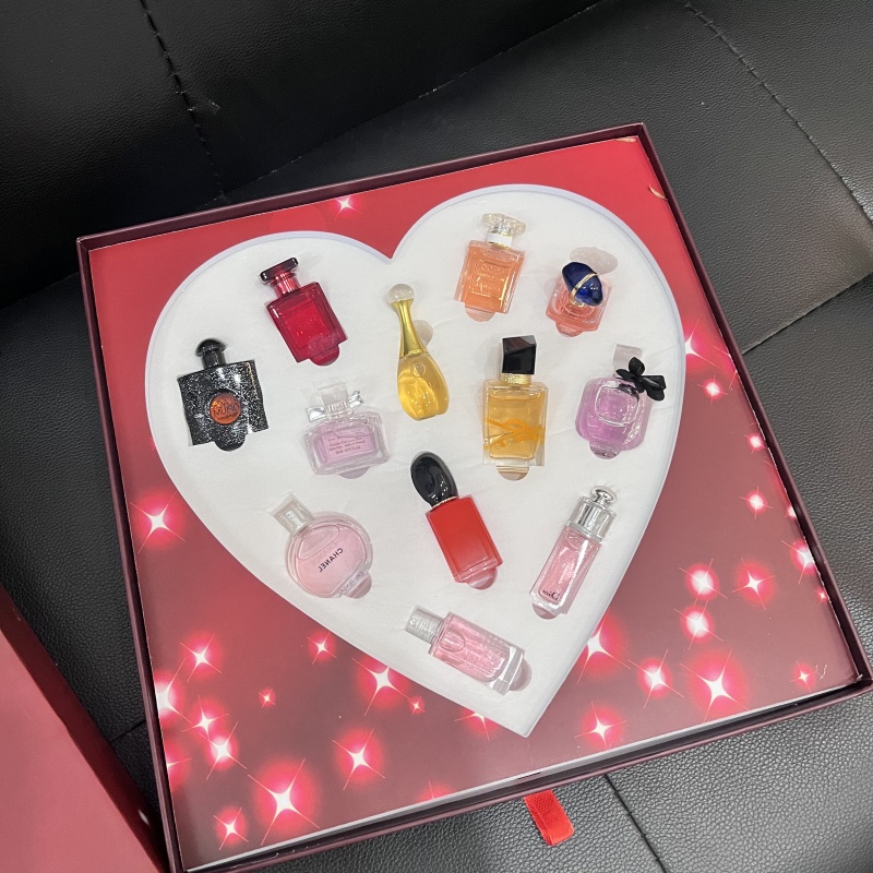 ladies fragrance favorites discovery gift set for her 12 samples of our most-loved scents christmas gift mini perfume