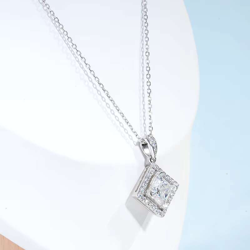 2CT 7*7mm DEF VVS Princess Moissanite Gemstone Starsgem S925 Plated White Gold Women Necklace Moissanite Jewelry Wholesale Price