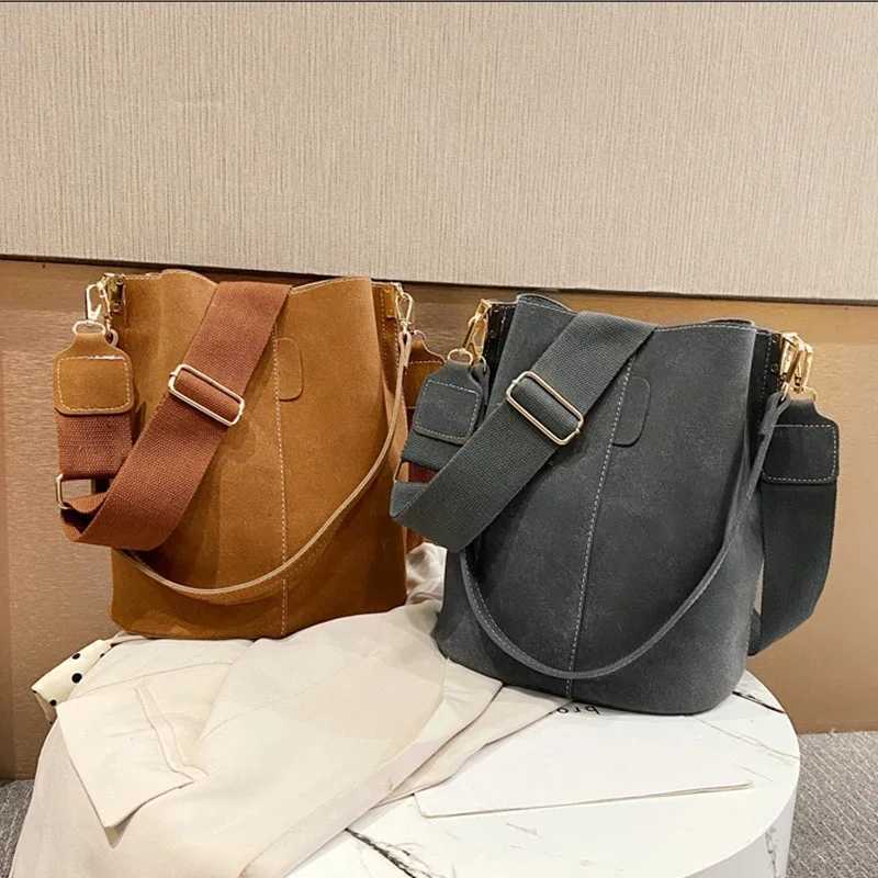 Vintage bucket bag womens Nubuck leather shoulder bag large capacity cross body bag 2021 Fi womens handbagXJ250412