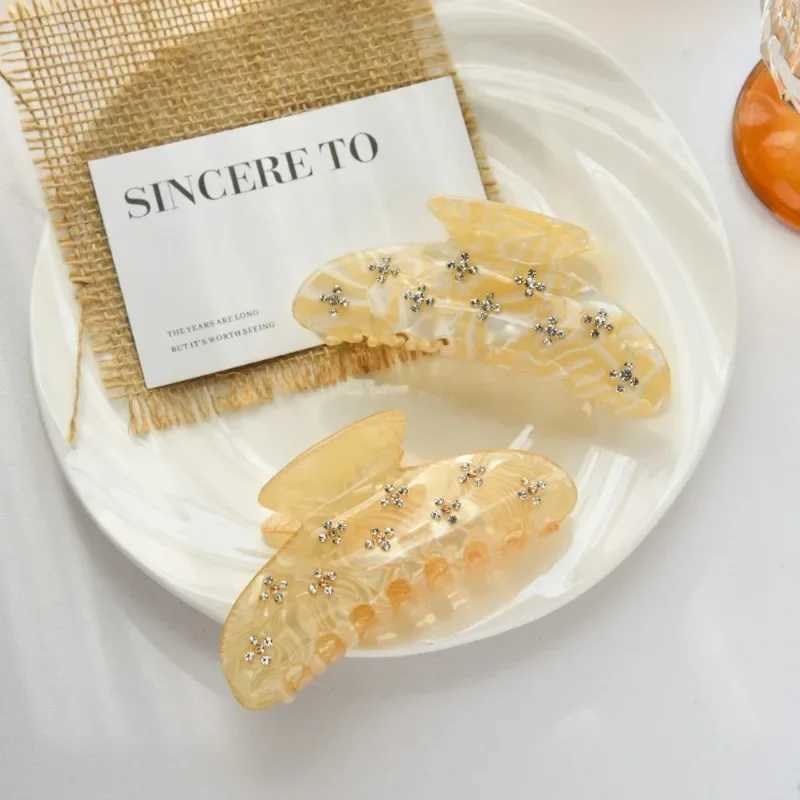 Cute Korean rhinestone hair claw acrylic elegant yellow striped crab hair clip womens winter hair accessory Y2504012