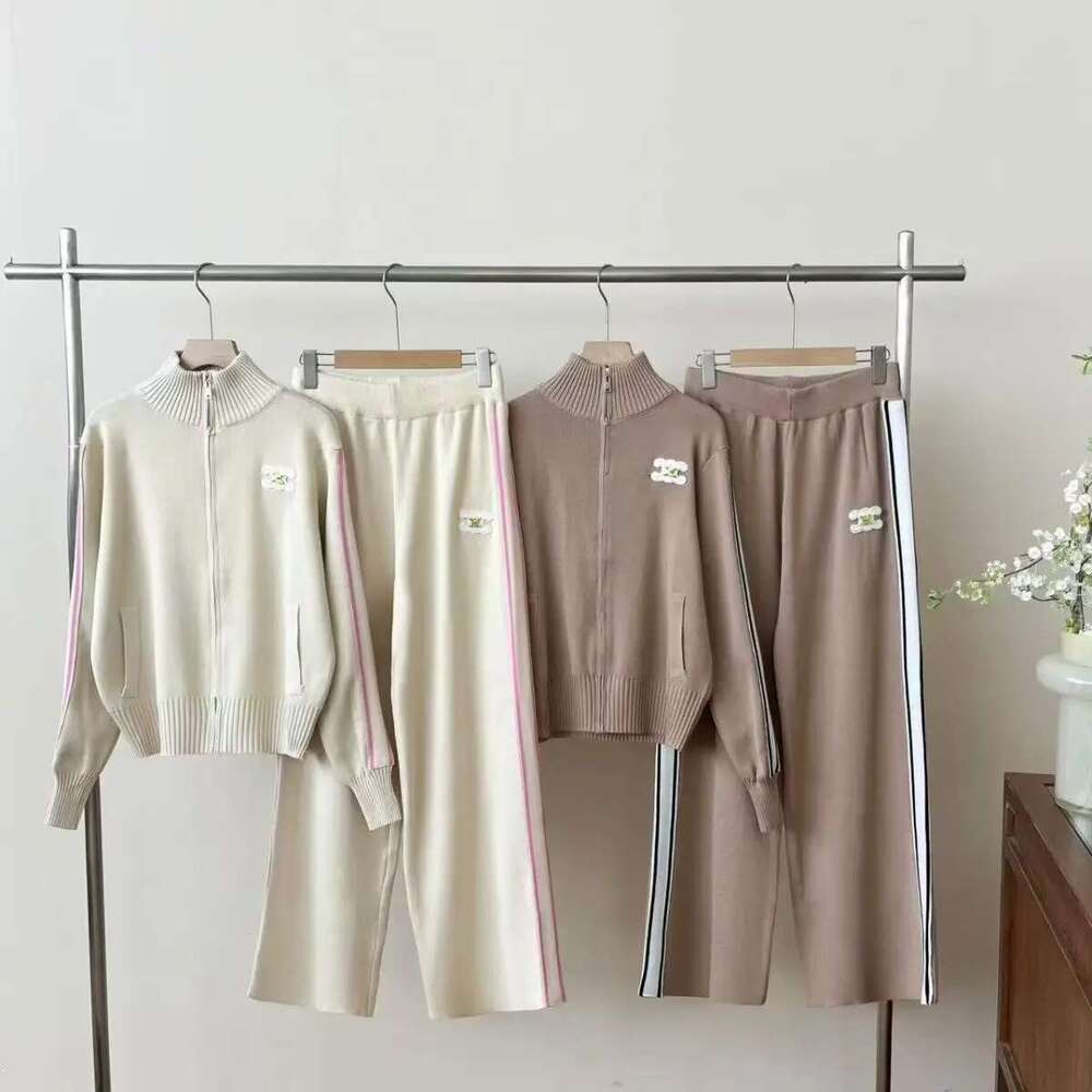 2024 Slim Fit Knitted Two-Piece Sports Style Zipper Top And Wide Leg Pants Multifunctional High-End Set New Repair