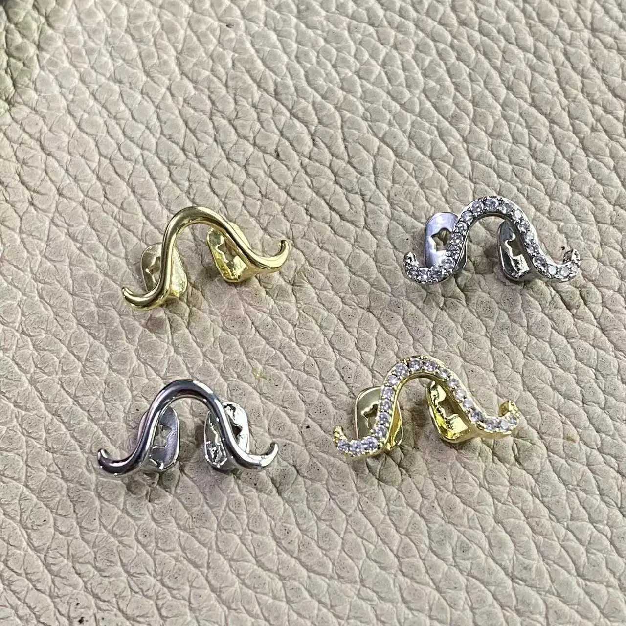 YOUNG X Romantic Silver Gloss Wave Teeth Grillz Hip Hop Curve Zircon Tooth Hat Womens Couple Jewelry Gift W250412