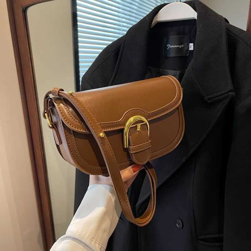 2025 AW Vintage Saddle Bag Womens Minimalist Shoulder Purse Stylish Commuter Crossbody Retro Versatile HandbagW251111