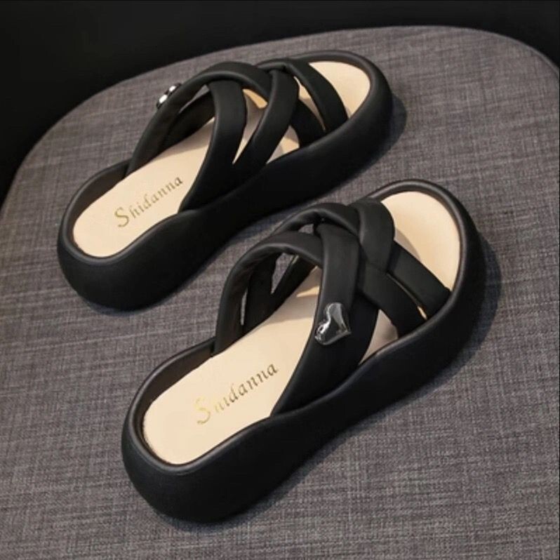 2025 new summer internet celebrity super hot niche high-end cool slippers for women's outerwear fashion thick sole matching skirt