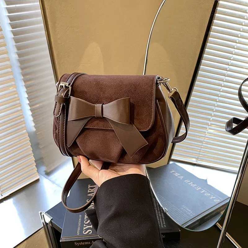 2025 Winter New Womens Retro Bow Square Bag - Fashion Twist Shoulder Strap Underarm Versatile Messenger BagW251111