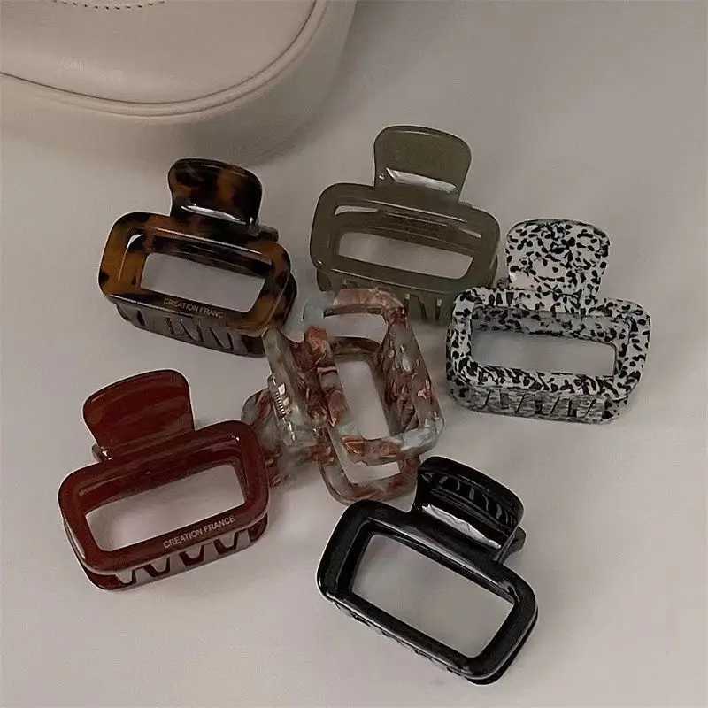 1 new Korean square acetate hair clip with a headband on the back and a small Instagram hair clip for catching sharks Y2504012