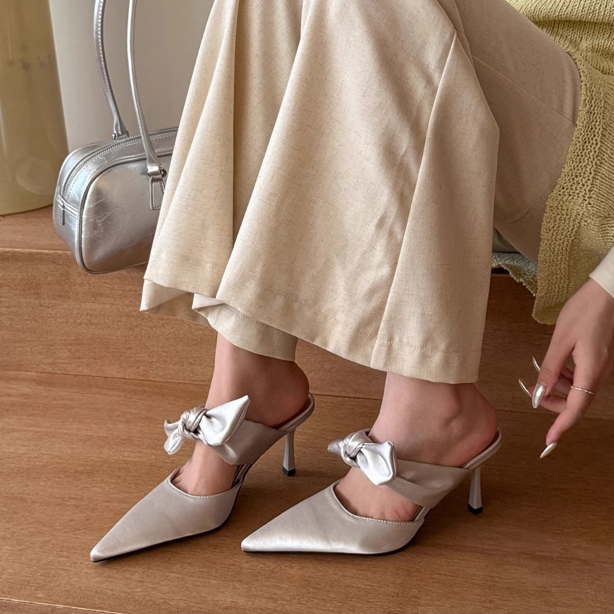 Summer new satin pointy bow Mueller Stiletto heels women's stylish half slippers in a variety of colors Free shipping 34-39