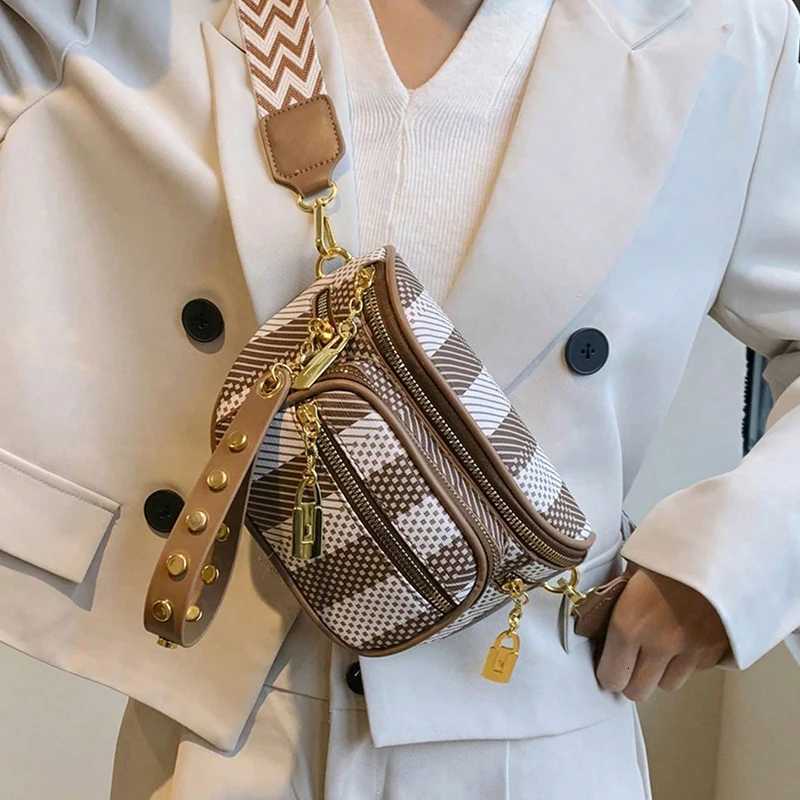 Fashion striped contrasting womens crossbody bag simple and lightweight womens elegant backpackT2511112