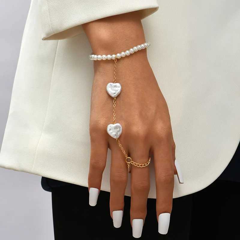 Vintage Butterfly Heart Moon Chain Bracelet Connected Finger Ring Bangle Bracelets for Women Linked Hand Harness Jewelry GiftsC250411