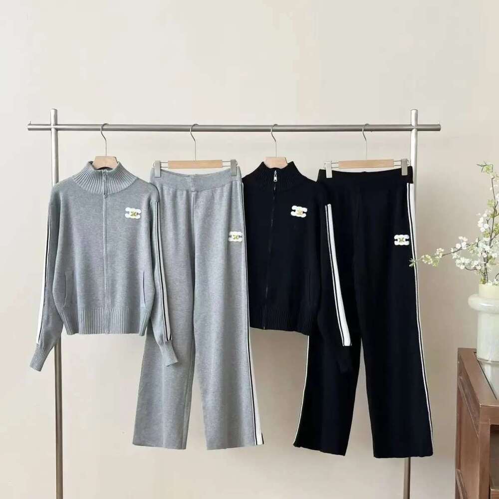 2024 Slim Fit Knitted Two-Piece Sports Style Zipper Top And Wide Leg Pants Multifunctional High-End Set New Repair