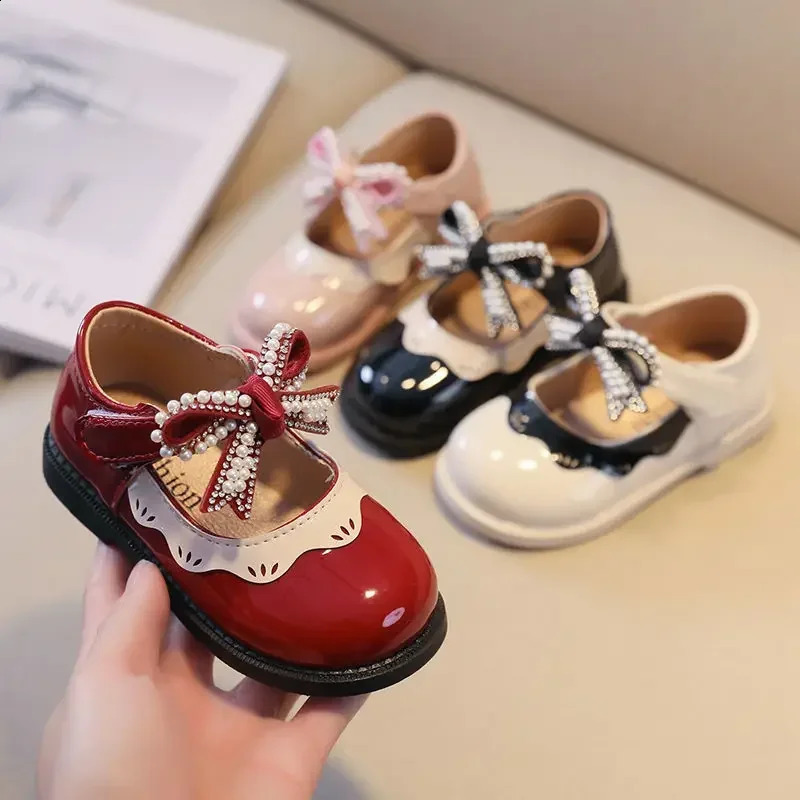 Spring/Summer Girls Shoes Beaded Bow Baby Shoes Crystal Princess Dress Shoe Frame Childrens Shoes F02262 250411