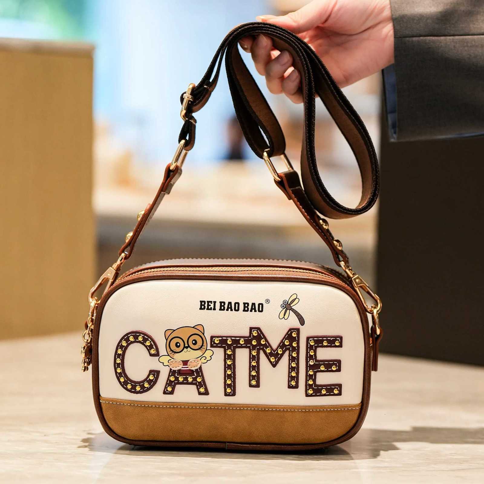 Fashionable Single Shoulder Bag Ladies Rivet Letter Design Double Layer Slanting Bag Small Flap Square Bag with Thick StrapT2511112