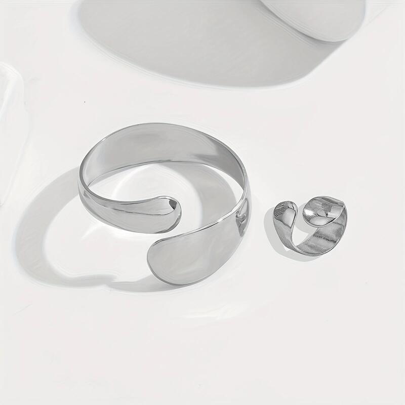 14K Gold-Plated Adjustable Open Ring - Timeless Elegance for Every Ocn