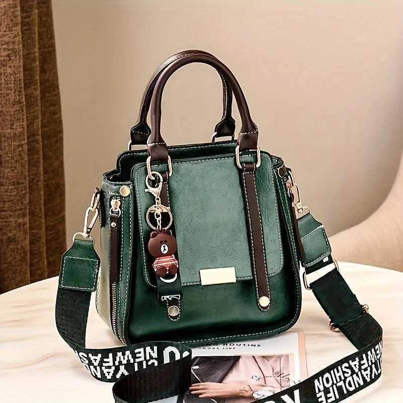 Simple and Casual 2025 New Retro Womens Mini Handbag Color Contrast Crossbody Bag Fashion PU Leather Square WalletT2511112