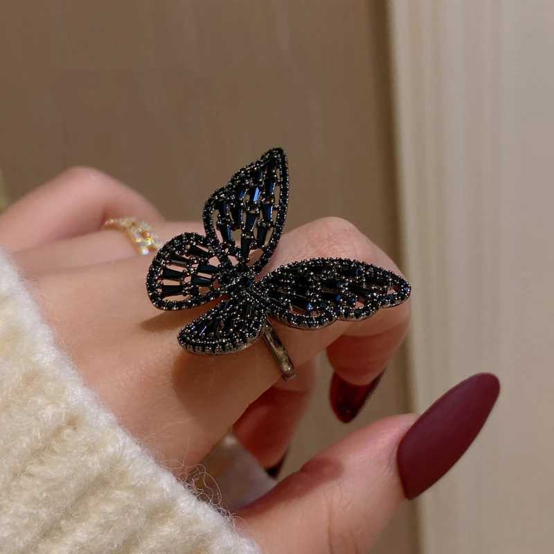 Mysterious and Sexy Black Crystal Butterfly Ring Korean Fashion Jewelry Party Gothic Girl Exaggerated Collections for Woman GiftsXJ250412