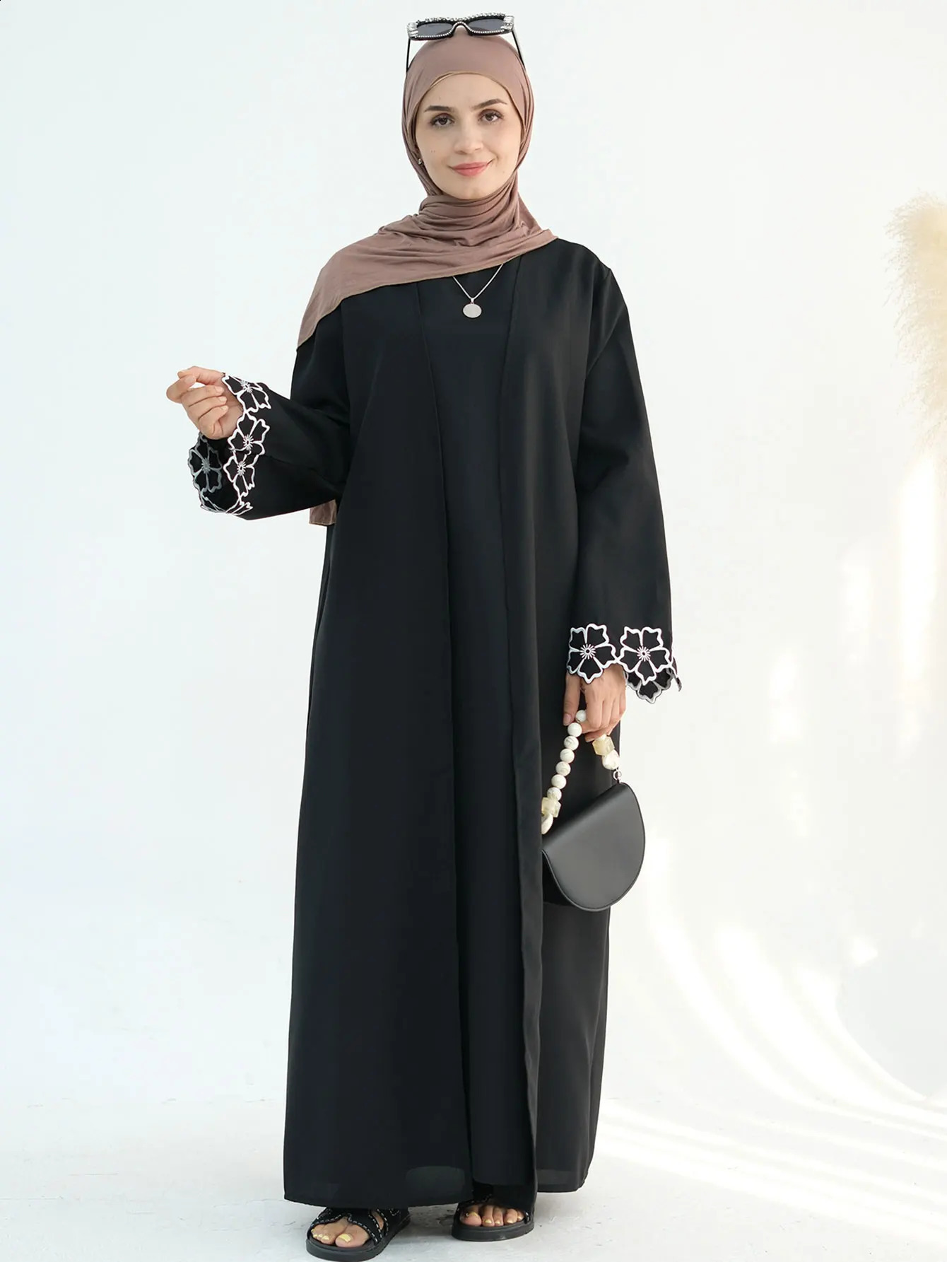 Black Muslim Abaya Dress with Intricate Tailored Cuff y for Middle Eastern Women Ideal Eid al Fitr Clothing 250411