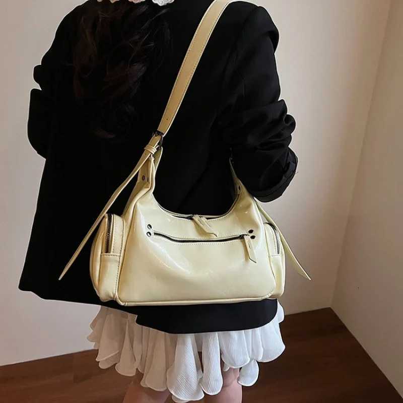 Luxury Brand High-End Leather Womens Shoulder Bag Popular Classic Elegant Edge Trendy Casual Daily Commuter BagW251111