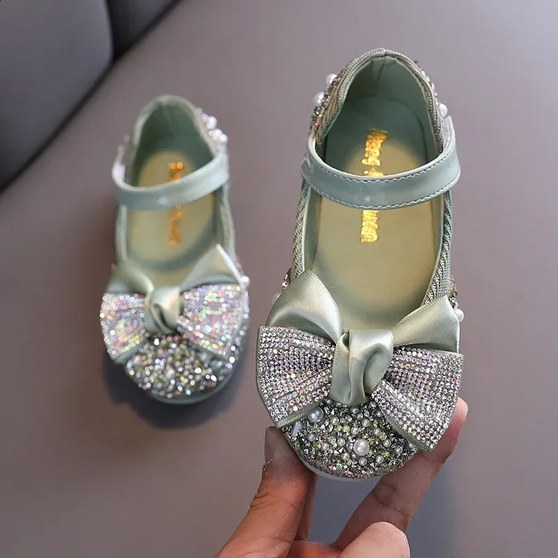 Childrens leather shoes rhinestone bow princess party dance shoes baby student apartment childrens performance shoes 250411