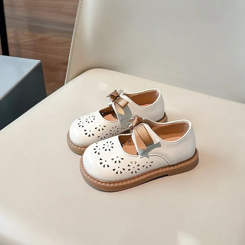Girls shoes spring and summer items baby PU leather shoes childrens hollow bow childrens breathable princess apartment Loafer 250411