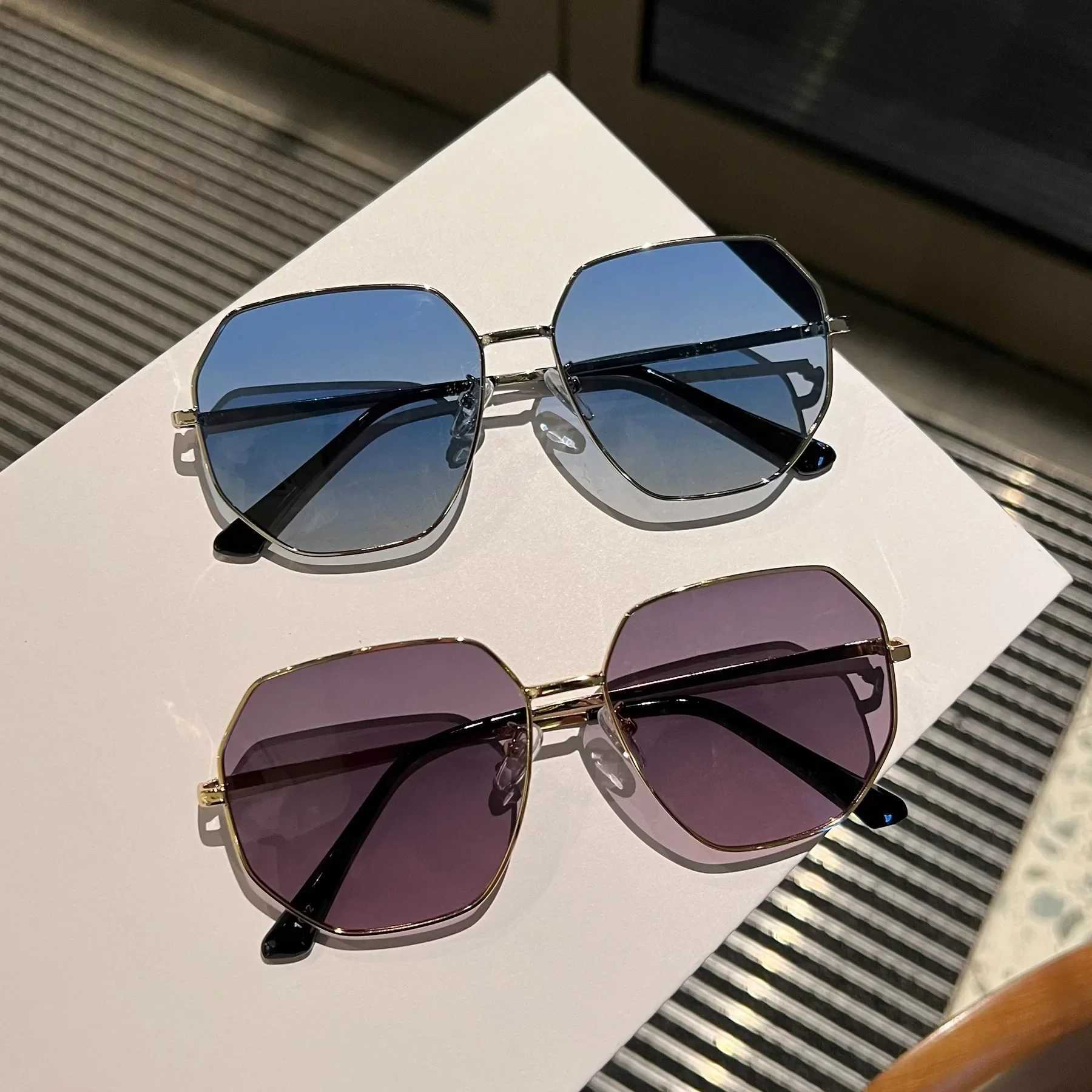 2024 New Ins Popular Hexagon Sunlasses Women Men Brand Designer Alloy Frame Polygon Beach Sun Glasses for Women Travel Eyewear Z250411