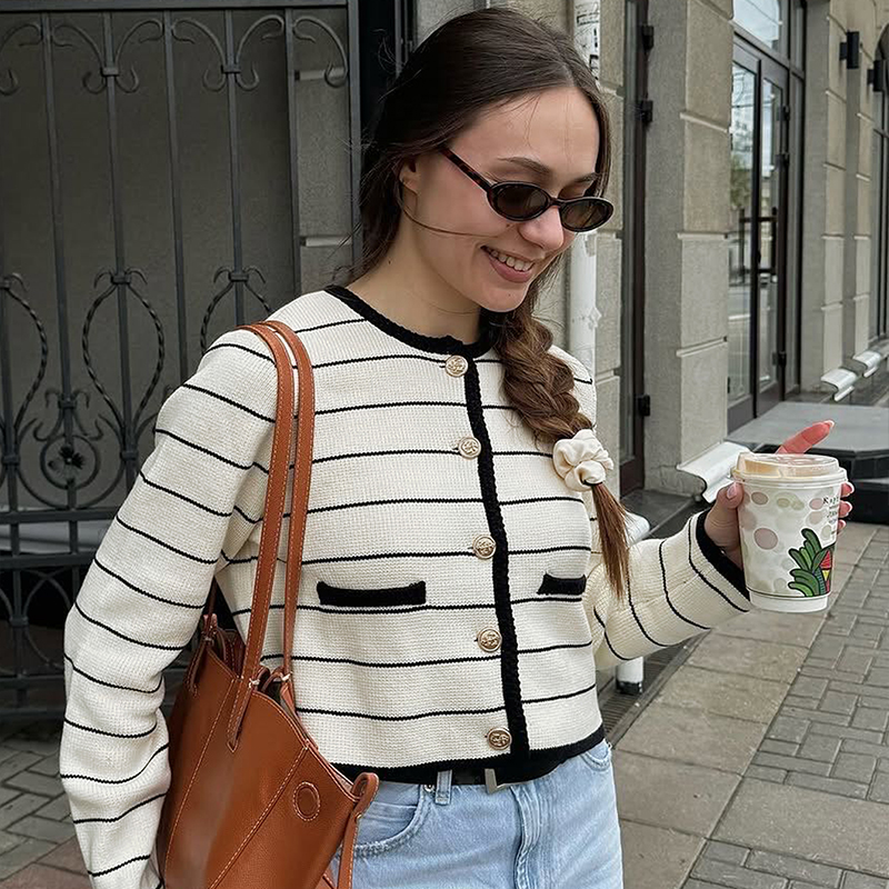 Women's Clashing Stripe Fitted Sweater Casual Street Hundred Top Exquisite Round Neck Wide Clashing Color Side Design Sense Fashion Spring---NBL1