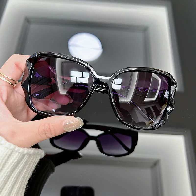 Vintage Oversized Sunglasses Women Brand Big Frame Retro Sun Glasses Female Fashion Shades Black Gradient Z250411