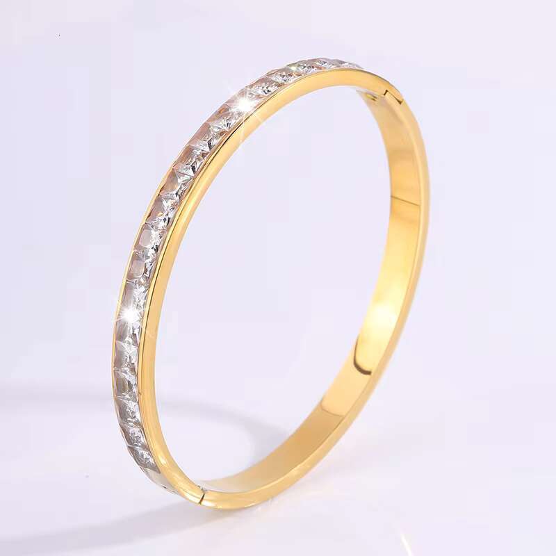 High Sensitivity Titanium Steel Bracelet for Girls European American Fashion Row Drill Moissanite Vacuum Plating Durable Stylish