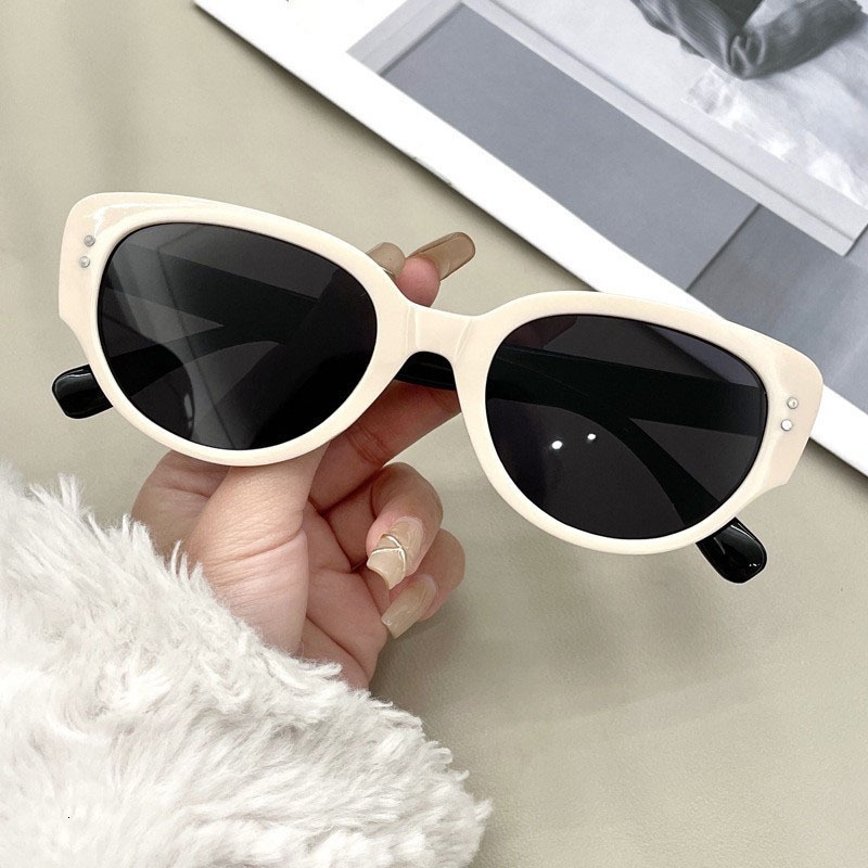 New fashionable street photography UV resistant sunglasses, spicy girl style small frame oval cat eye sunglasses