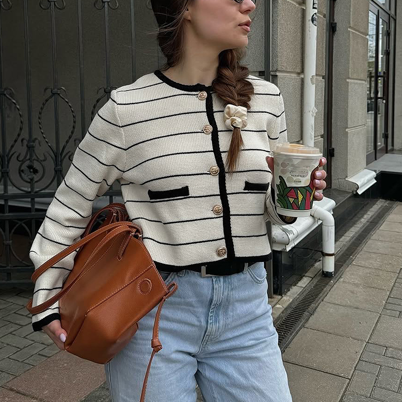 Women's Clashing Stripe Fitted Sweater Casual Street Hundred Top Exquisite Round Neck Wide Clashing Color Side Design Sense Fashion Spring---NBL1