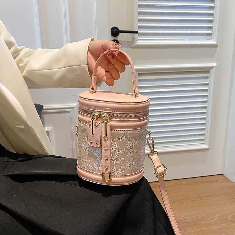 Embroidery Mini Shoulder Bag Womens Summer Bucket Bag Sahel Fi Cylinder Design Cross Body Bag Luxury Womens HandbagXJ250412