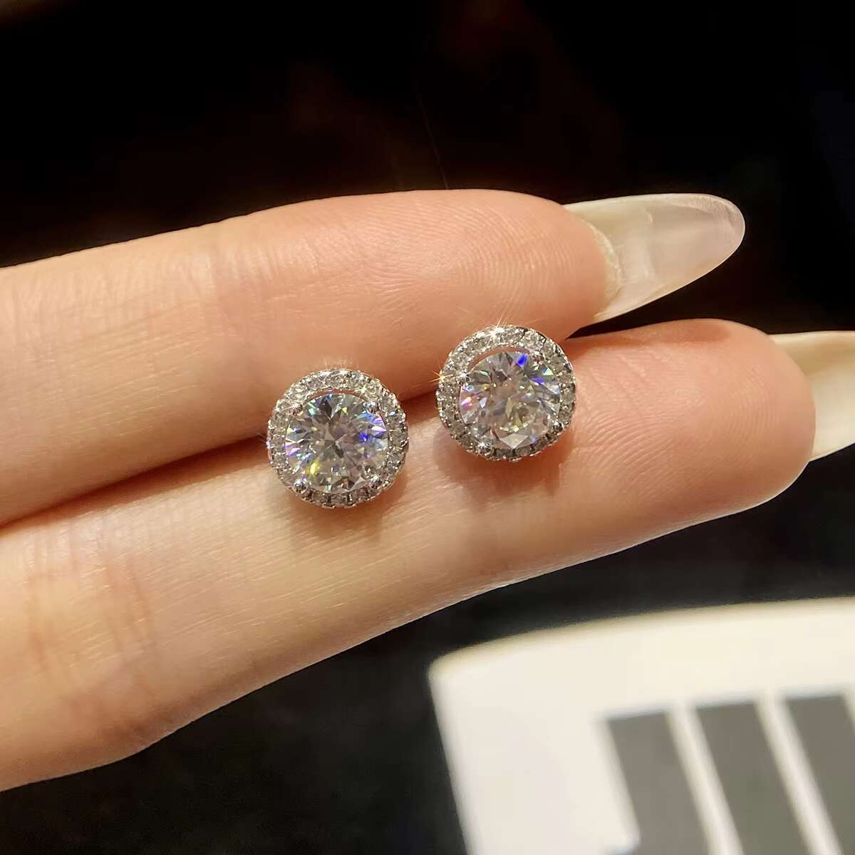 Luxury Diamond Moissanite Round Stud Earrings S925 Silver Twist Bead Design Stud Earrings for Women Men Fine Jewelry