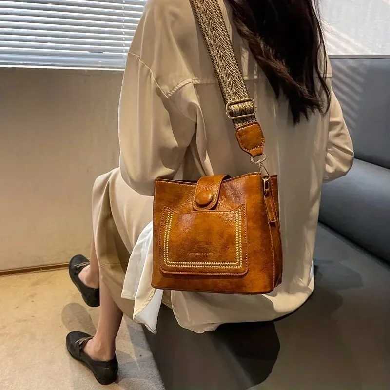 Retro Simple PU Leather Bucket Cross Body Bag for Women Luxury Designer Handbag for Women Black Shoulder Bag for WomenXJ250412